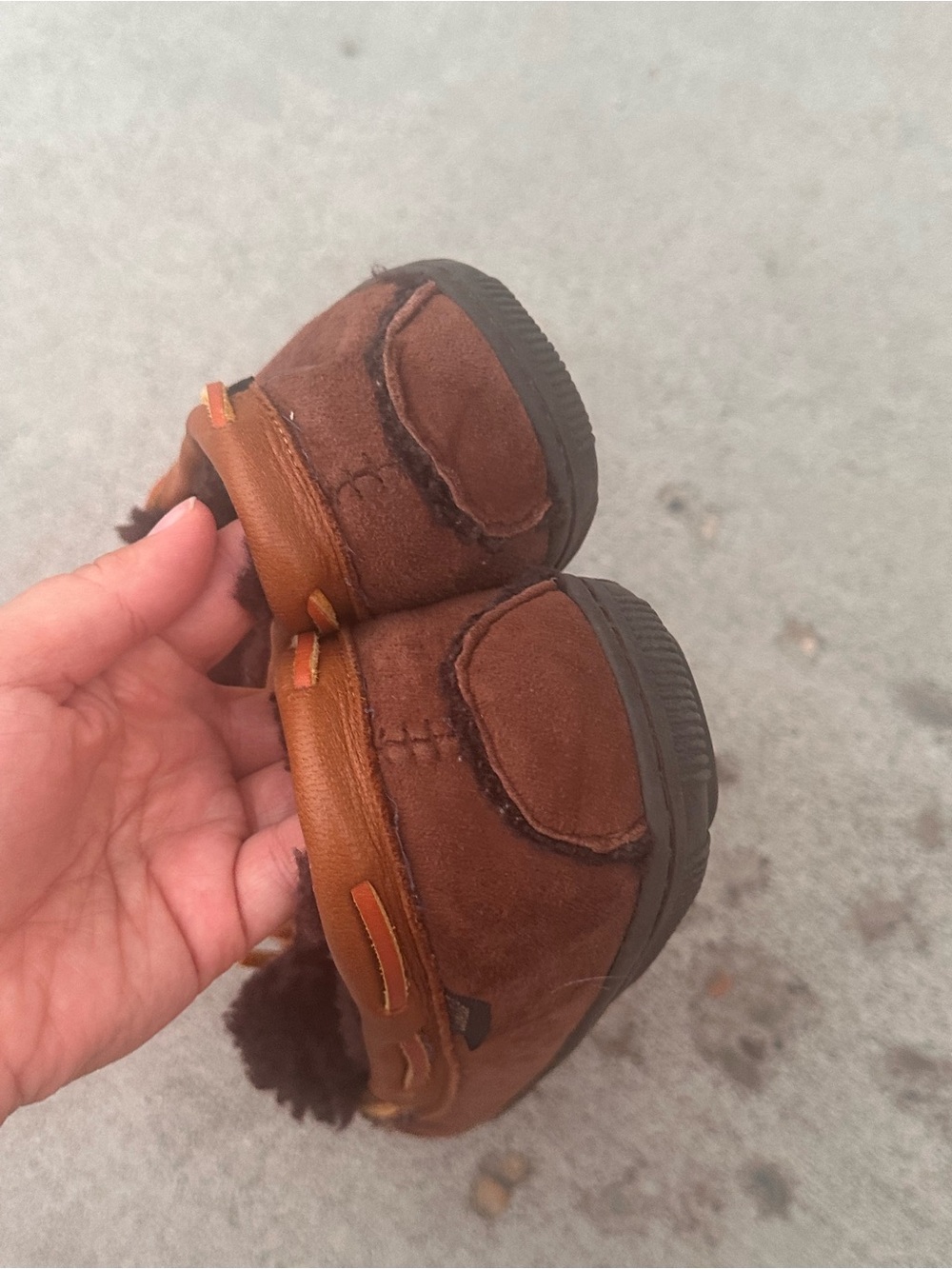 Cabelas 9 M men’s slippers - Picture 5 of 6